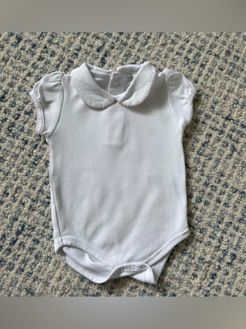 Kissy Kissy peter pan short sleeve onesie - size 6-9 months